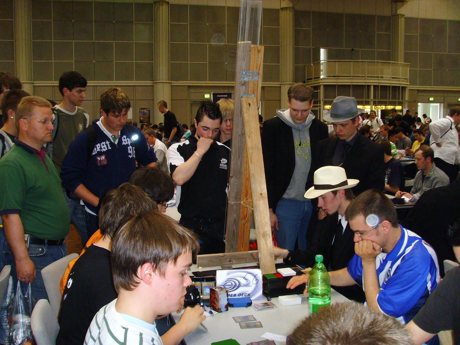 playing-biggest-deck-2222-cards